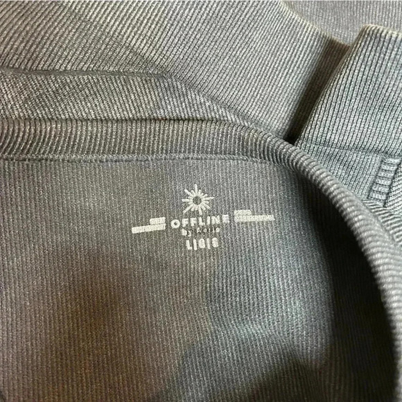 Offline by Aerie Bra  / Crop Top - Picture 3 of 3